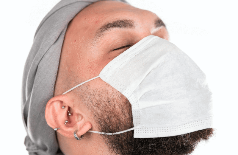 COVID-19: Broda, czy możesz zachować brodę? Jasne, ale pod pewnymi warunkami